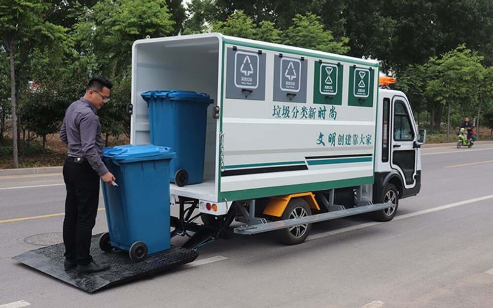 Four Classification Garbage Truck BY-L8-M