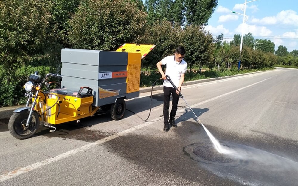 Three-Wheel High-Pressure Cleaning Vehicle BY-C2815_1