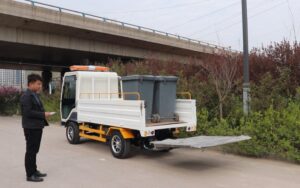 Eight-Barrel Garbage Truck BY-L8