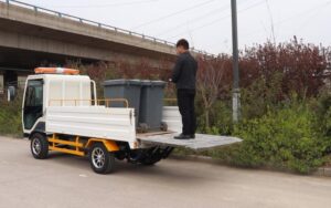 Eight-Barrel Garbage Truck BY-L8